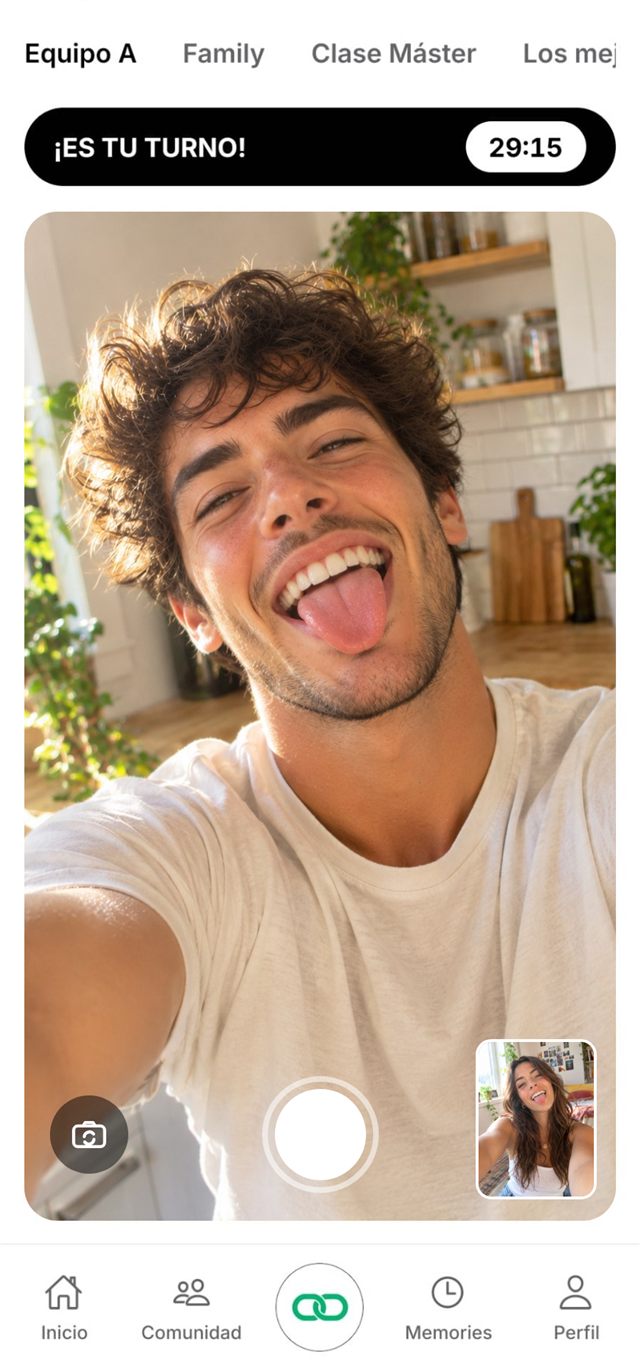 Pantalla de cámara de Doope: cuenta atrás de tu turno, la foto de tu amigo para imitar y tu cámara